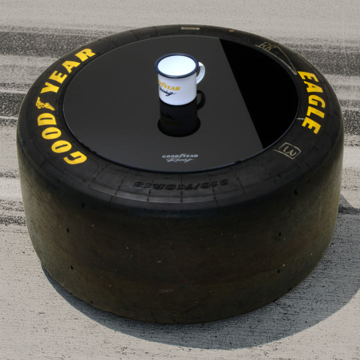 GOODYEAR EAGLE Reifentisch „WEC IMOLA 2025“ - Schwarz